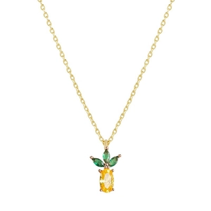 Détail d'un collier ananas doré orné de pierres jaunes et marquises vertes