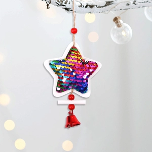 Regenbogen-Sternanhänger mit Pailletten, Holzperlen und rotem Glöckchen für Weihnachten