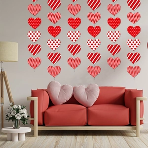 Romantic red and white patterned heart banner for Valentine's Day party wall decoration