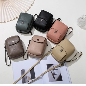 Sacs bandoulière pour téléphone femme en six couleurs avec boucle en métal et double zip
