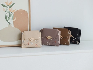 Portefeuilles courts pour femmes en quatre couleurs avec motif floral et fermoir feuille