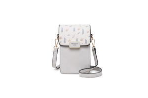 Détail du motif floral et plaque logo dorée sur la sacoche de téléphone en cuir gris