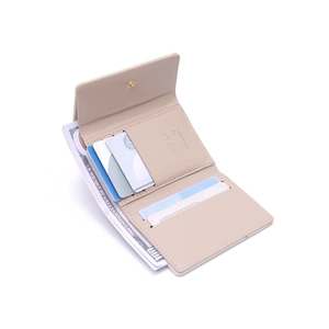 Damen-Brieftasche in Beige aus Kunstleder mit vielen Kartenfächern und ID-Fenster-Design