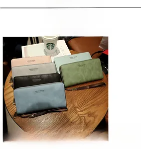 Portefeuilles longs en cuir mat multicolores avec fermeture éclair en six tons pastel