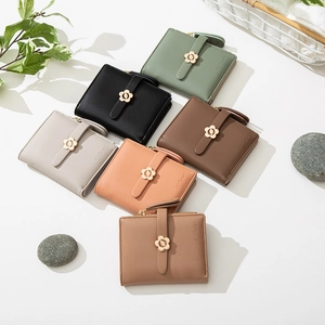 Damen-Kompaktbrieftaschen im 6er-Set in Pastellfarben mit floraler Metallschnalle