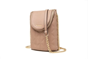 Vue détaillée du sac bandoulière pour téléphone en similicuir marron clair avec matelassage