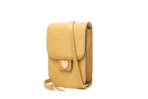 Detail der gelben gesteppten Handytasche mit Herz-Goldschnalle und Zickzack-Naht