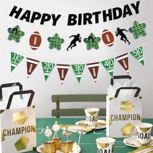 Set decorativo festa compleanno football americano con striscioni, bandiere e tazze