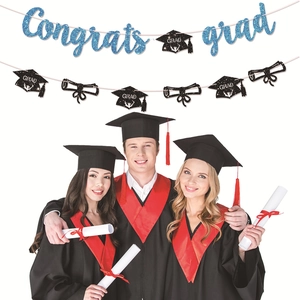 Glitzerndes blaues Congrats Grad Banner mit Doktortitel-Hut und Diplom-Dekor für Feiern