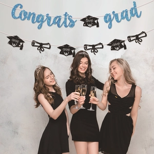 Blaue und schwarze Glitzergirlande Congrats Grad mit Doktorhut und Urkunde Deko