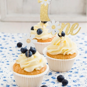 Gänseblümchen Kuchendeko zum 1. Geburtstag mit glitzernder Eins und One Aufsätzen