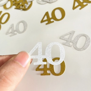Confettis pailletés chiffres 40 or et argent pour décoration de table d'anniversaire