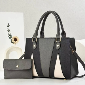 Three-color patchwork tote bag set with pebble leather and golden metal hardware