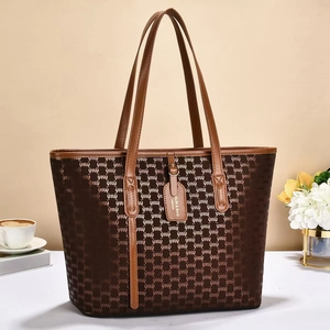Vintage Letter Print Large Capacity Tote Bag For Women PU Leather Commuter Shoulder Bag With Hanging Tag Fashion Handbag