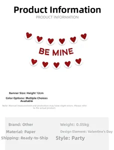 Detail der roten Glitzer BE MINE Herzbanner für Valentinstag Dekoration und Events