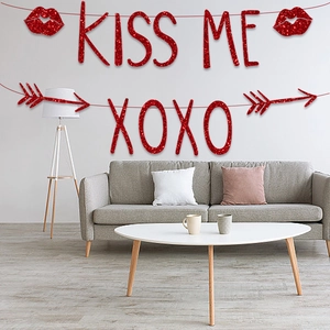 Guirlande de paillettes rouges KISS ME et XOXO pour décoration murale Saint-Valentin
