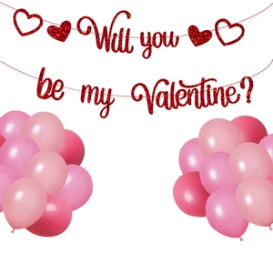 Decoración de San Valentín con cartel rojo brillante y globos rosas variados