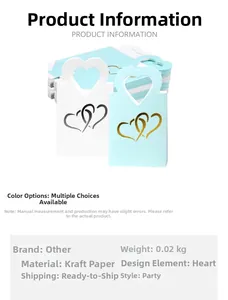 Détail des sacs cadeaux en papier kraft avec découpes en cœur pour fêtes de mariage