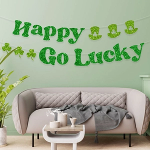 Banderole de la Saint-Patrick pailletée verte avec texte Happy Go Lucky et motifs trèfles