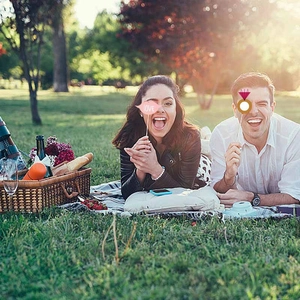 20-piece Valentine party photo props featuring love heart and diamond ring designs