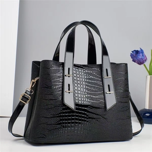 Women Tote Handbag Crocodile Pattern PU Leather Large Capacity Crossbody Shoulder Bag Elegant Commute Retro Luxury