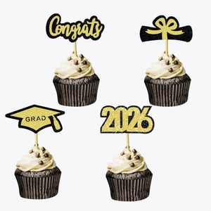 Set decorazioni torta laurea 2026 con topper glitter oro Congrats e cappello GRAD