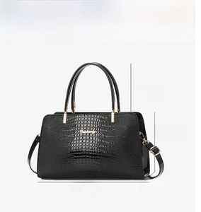 Detailed dimension chart showing a black tote bag with length 32cm and height 21cm