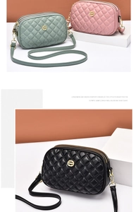 Vue détaillée des sacs bandoulière matelassés à trois couches en vert, rose et noir chic