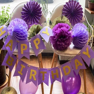 Μωβ και χρυσή γιρλάντα Happy Birthday με χάρτινες βεντάλιες και μπαλόνια πάρτι
