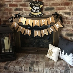 Bannière dorée pailletée Happy New Year et suspension chapeau pour décor de fête
