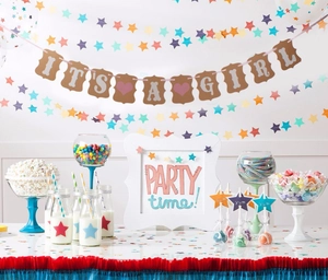 Kit guirlande It's a Girl avec fanions en papier et étoiles pour décoration de fête
