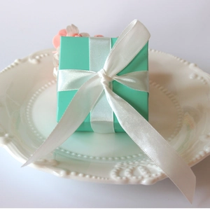 European Robin Egg Blue Wedding Candy Box Square Paper Gift Box With White Satin Ribbon Bowknot For Party Favor Jewelry