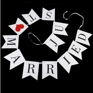 Banderole Just Married avec cœur rouge pour décoration de mariage et fête
