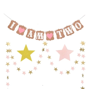 Banderole d'anniversaire 'I AM TWO' en papier kraft avec guirlandes d'étoiles dorées
