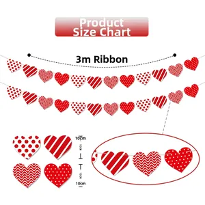 Detailansicht der Valentinstag-Herzgirlande mit 3m Band und 10cm gemustertem Karton