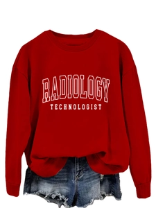 Λεπτομέρεια από κόκκινο φούτερ Radiology Technologist με έντονη λευκή τυπογραφία σε βαμβάκι
