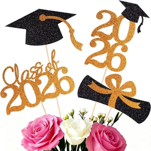 Set topper per torta laurea 2026 con cappelli glitterati e pergamene per decorazioni party