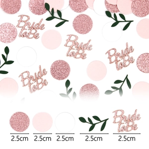 Set de confeti rosa y oro rosa con texto Bride to Be para decoración de mesa de boda
