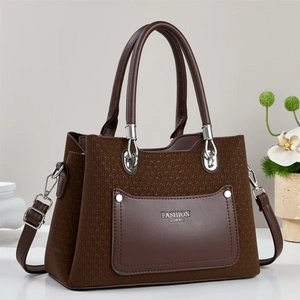 Sac à main marron foncé en tricot et cuir avec imprimé Fashion Queen et métal argenté