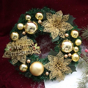 30cm Christmas wreath with pine needles, gold ornaments and Merry Christmas sign