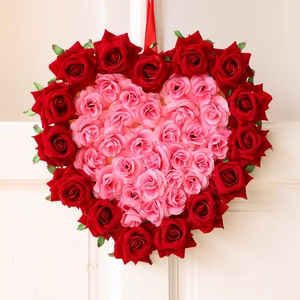 Couronne de Roses Artificielles en Forme de Cœur Rouge Rose Suspension de Porte Saint-Valentin Mariage Fête Décoration Romantique