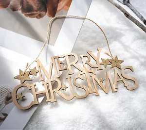 Detail von Merry Christmas Holzanhänger mit goldenem Glitzerstern und rustikalem Juteseil-Aufhänger