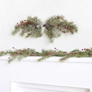 Guirlande de Noël en sapin PE avec baies rouges et pommes de pin enneigées décor