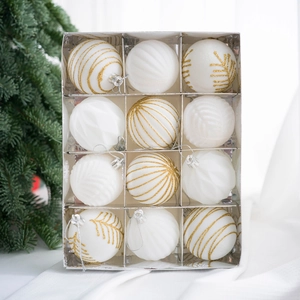 Set of 12 white matte Christmas balls with gold glitter patterns and silver strings