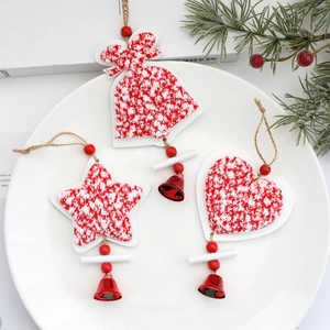 Juego de 3 adornos navideños de punto rojo y blanco con formas de corazón estrella y campana