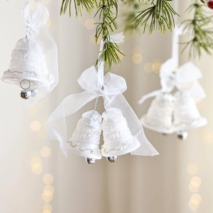 Irisierende Acryl Weihnachtsbaum Glocke Anhänger Weiße Schleife Schneeflocke Reliefmuster Weihnachten Party Haus Dekoration