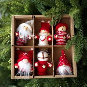 Lot de 6 ornements de Noël en feutre avec Père Noël et renne dans une boîte cadeau