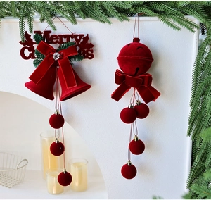 Détails des ornements de cloches de Noël floqués rouges avec texte Merry Christmas
