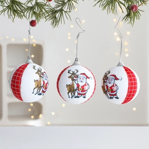 Set de 3 bolas de Navidad de 8cm en espuma blanca con tela de cuadros y dibujos de Navidad