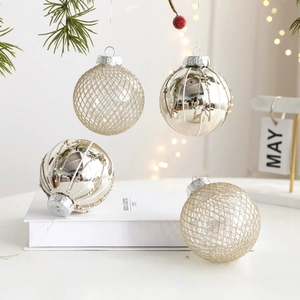 Palle di Natale da 8cm con specchio argento e design a rete dorata per albero di Natale